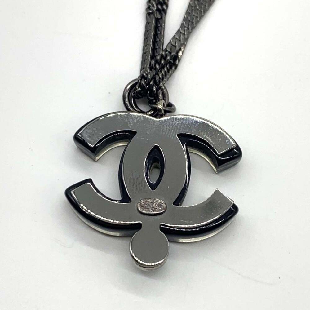 CHANEL Black Pearl Logo Necklace - Picture 4 of 6